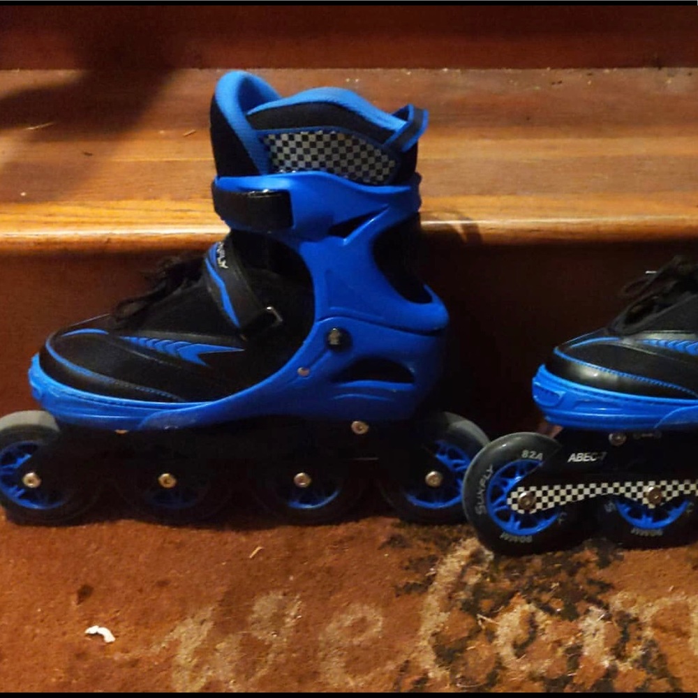 SOLD: Women’s Inline Skates 6-8 - Picture 2 of 3